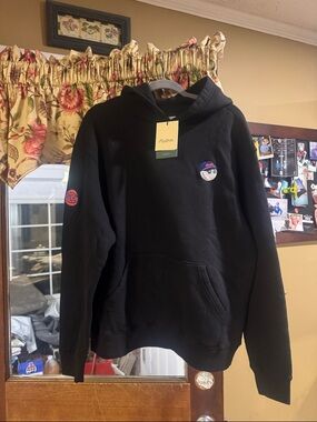 Black Men's Pullover Hoodie with Small Patch Detail - Unbranded